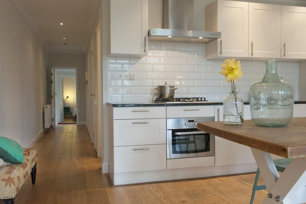 Canal Studio Apartment Амстердам Стая снимка