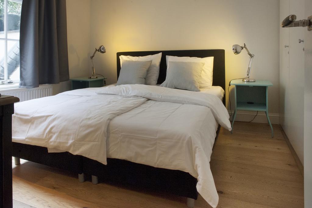 Canal Studio Apartment Амстердам Стая снимка