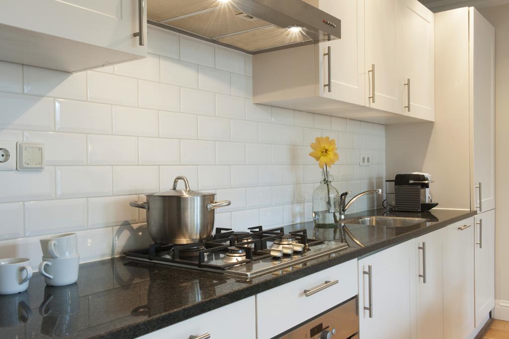 Canal Studio Apartment Амстердам Стая снимка